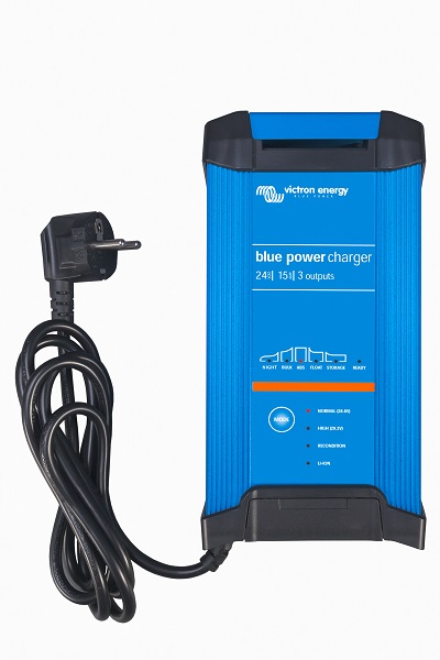 Chytrá nabíječka baterií Victron Energy BlueSmart 24V/8A (1) IP22