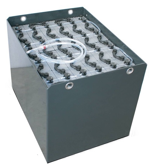 Trakční baterie BCH Battery 48V 5PzS625 s Aquamatic systémem, 832 x 631 x 769 mm DIN A