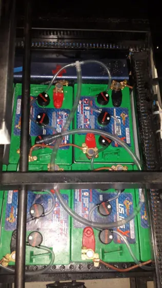 Aquamatic Zátka BFS III, M27 C51000 pro Blokové baterie typu TROJAN, fg-FORTE, ENERSYS, GLOBE POWER, BANNER