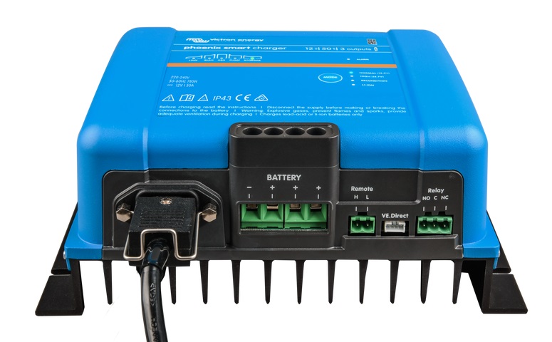 Nabíječka Victron Energy Phoenix Smart IP43 Charger 24V/25A (3) - pro nabíjení až 3 baterií současně