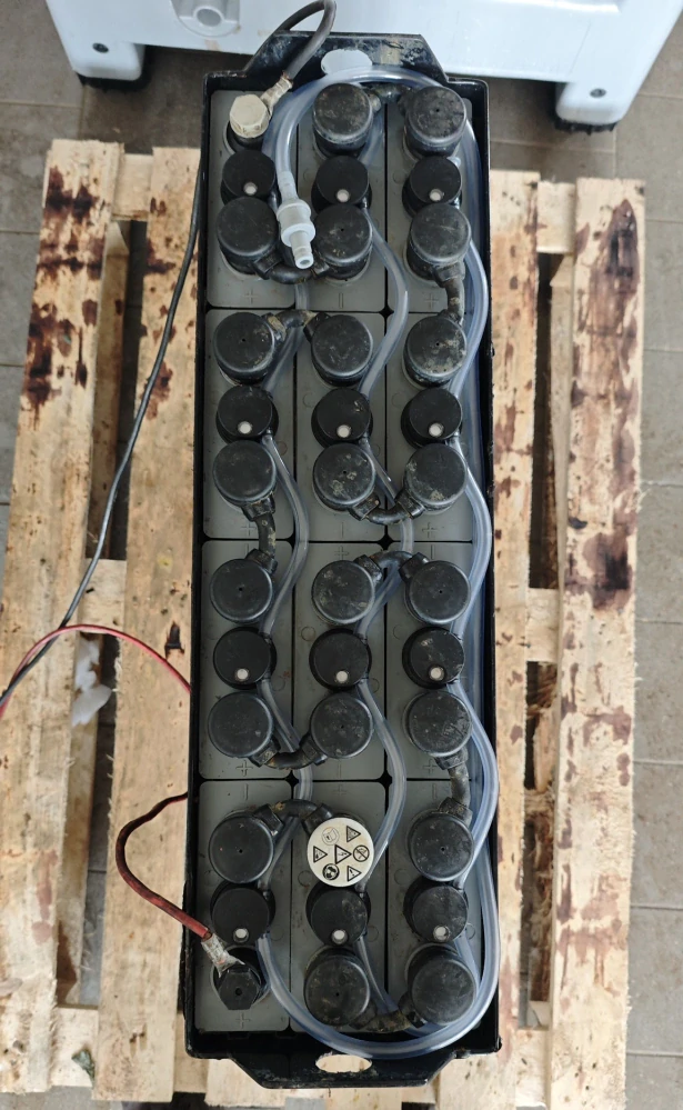 Použitá - Trakční baterie BCH Battery 24V 3PzB225, 645(675) x 196 x 530(570) mm, pro BT LWE 200 nebo LWE250, rok výroby 9/2024 - Kapacita 80%