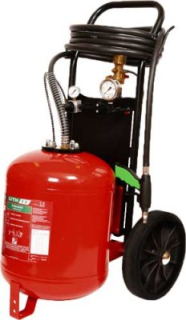 Pojízdný hasicí přístroj k hašení lithiových baterií AVD AVD25L 25 l